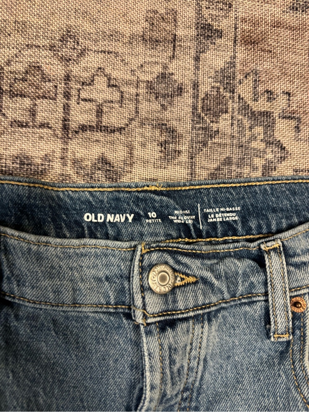 Old navy mid rise slouchy jean - Picture 2 of 3